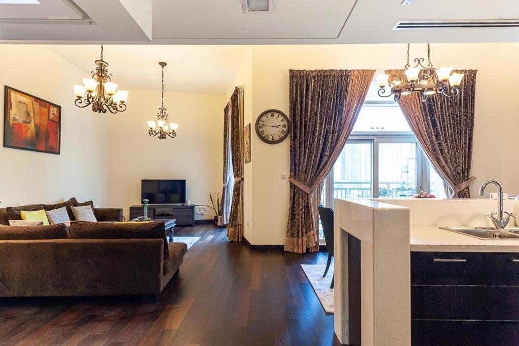 Luxury Loft Downtown Apartment Dubai