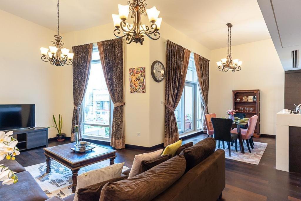 Luxury Loft Downtown Apartment Dubai